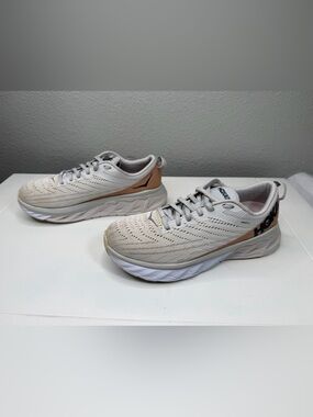 Hoka One One ARAHI 4 Women's White and Light Gray Running Shoes